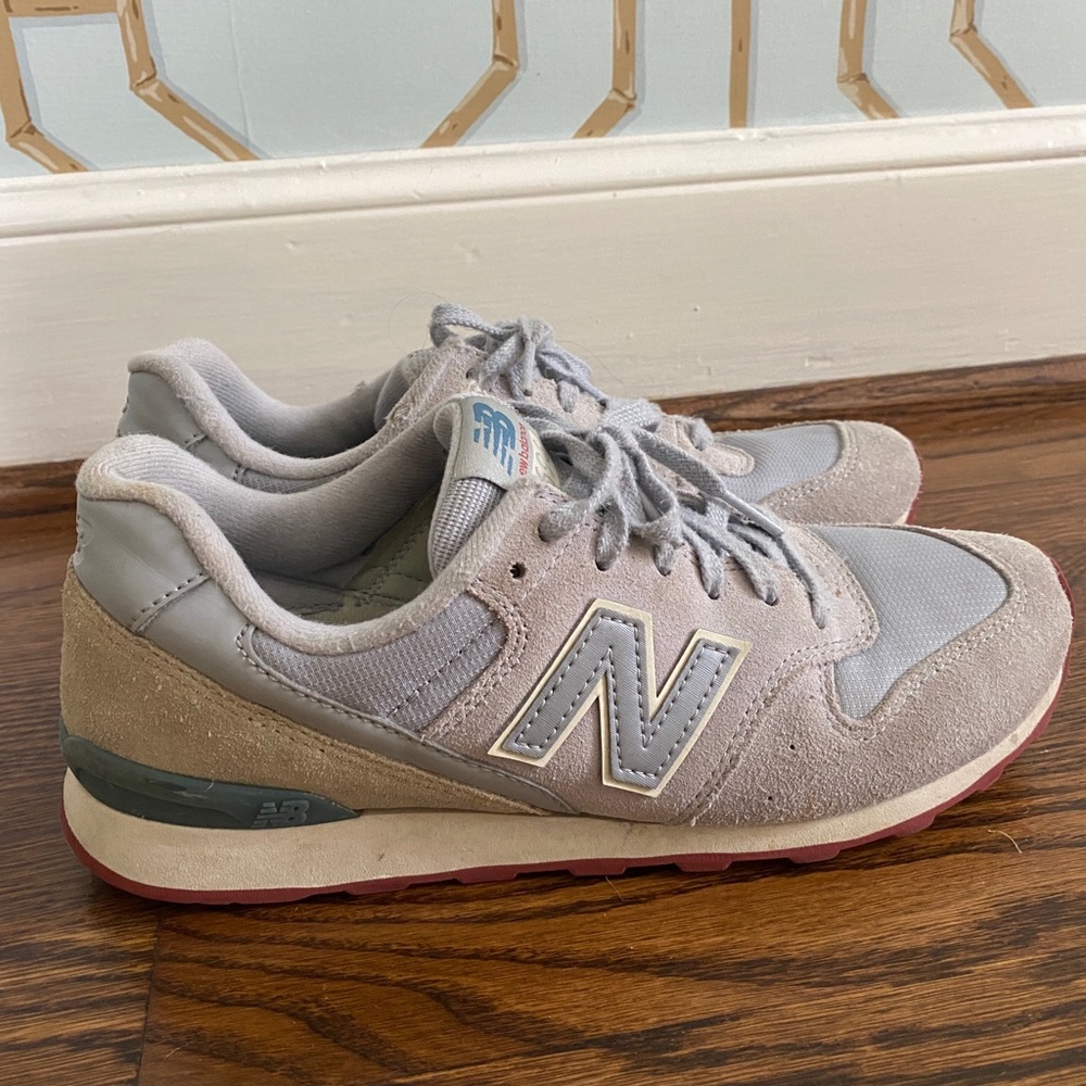 696 New Balance Women’s Sneaker